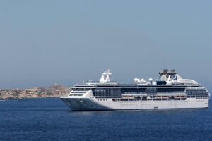 Top Cruise Liners Offering Luxury and Comfort at Sea