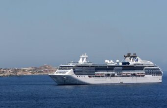 Top Cruise Liners Offering Luxury and Comfort at Sea